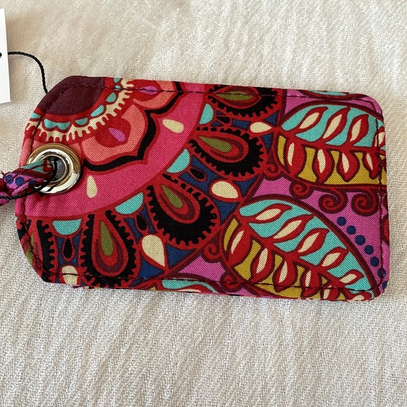 NWT 2-pc Vera Bradley: wristlet & luggage ID tag, both “resort medallion” print - Picture 9 of 12